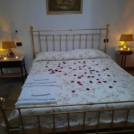 B&B Casa Santa Lucia Манерба-дель-Гарда Экстерьер фото