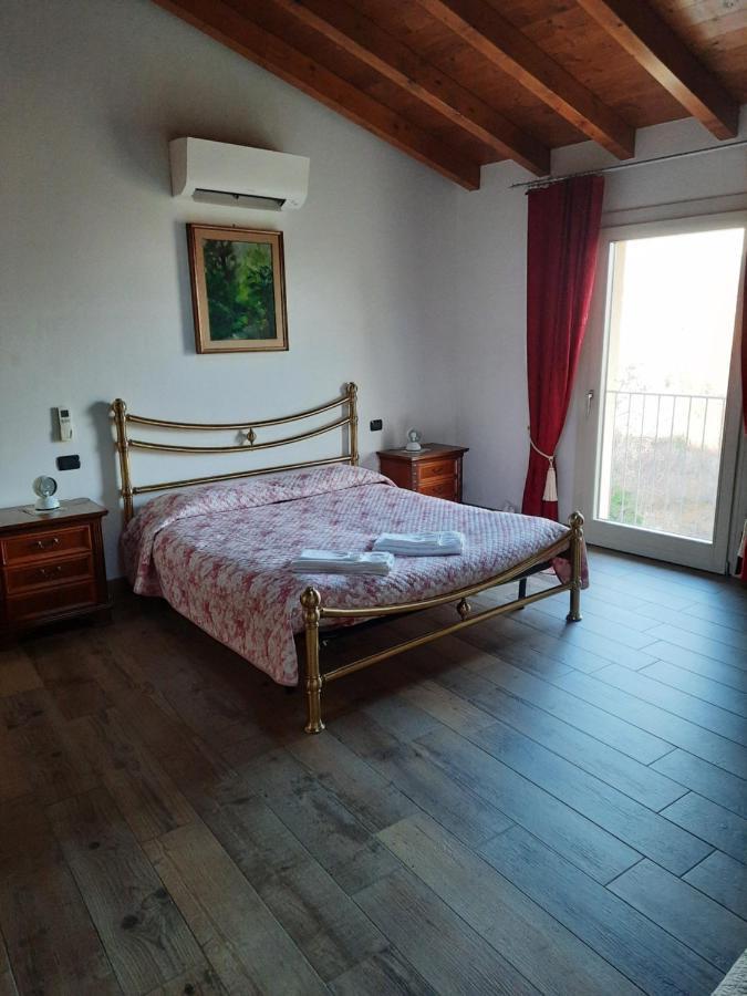 B&B Casa Santa Lucia Манерба-дель-Гарда Номер фото